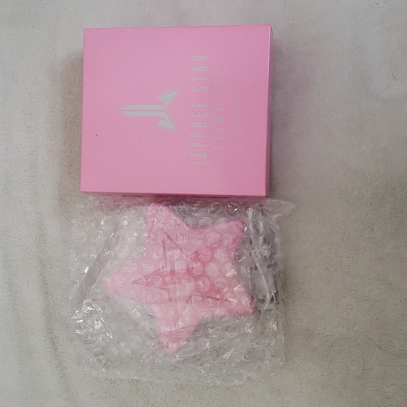 Jeffree Star Accessories - Jeffree star 2022 Valentine Exclusive Portable Selfie LED Light Ring